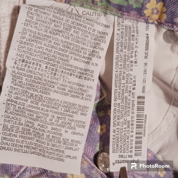 ZARA Retro Daisy High Waist Denim Shorts - Picture 6 of 7